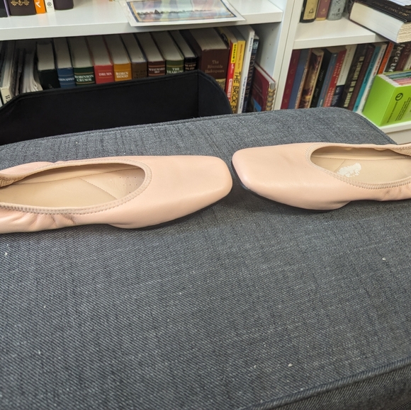 Clarks Peach Ballet Flats, EUC, size 9 - Picture 6 of 7